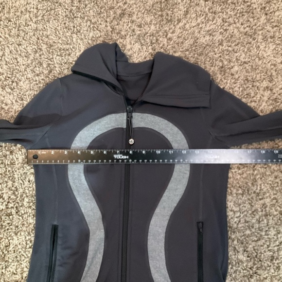 Lululemon In Stride Jacket Charcoal Gray Size 2 - Picture 6 of 11